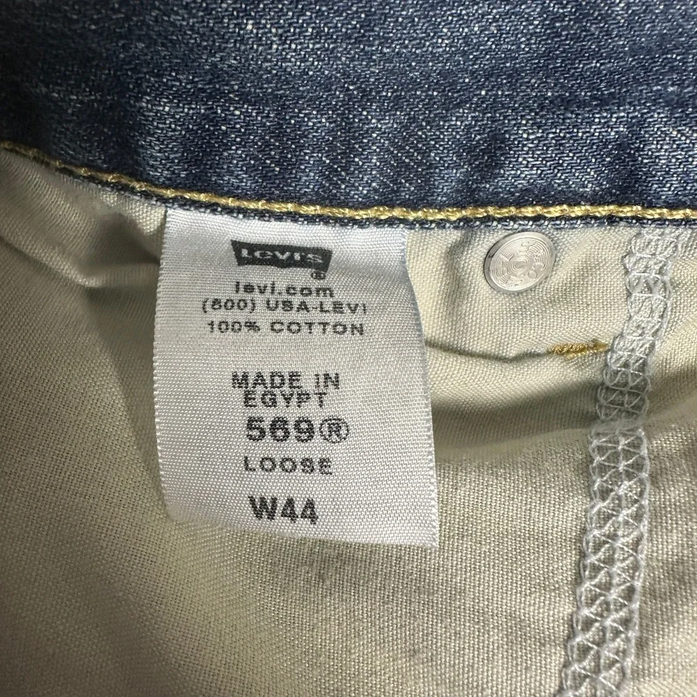 Levis 569 Shorts Mens Size W44 Loose Fit  Blue Denim  Medium Wash Baggy Jorts